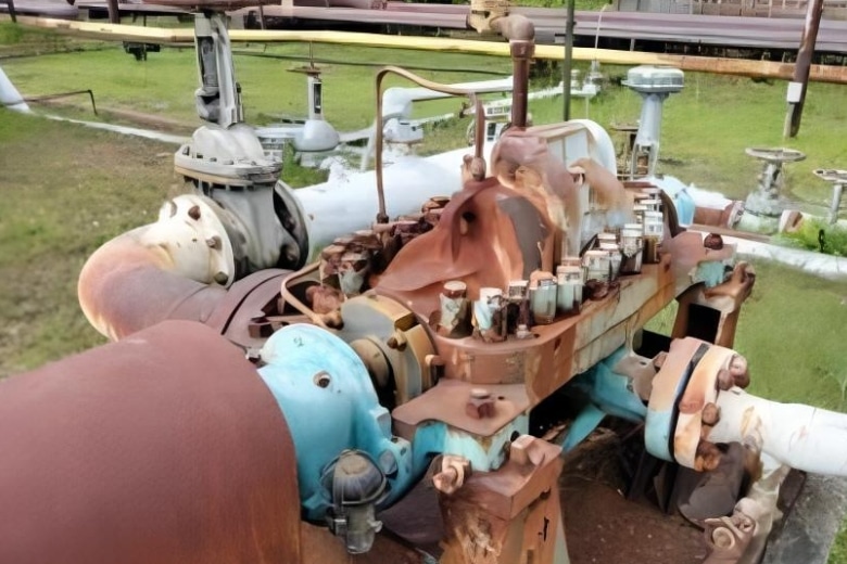 Corrosion of pumps installed in piping structures